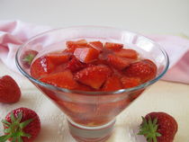 Bowle mit Erdbeeren von Heike Rau