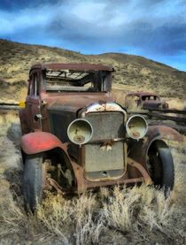 Old timer automobile by Vincent Monozlay