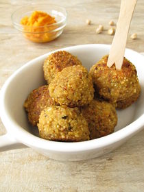 Falafel Bällchen mit Möhren Dip von Heike Rau