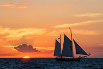 Segelschiff und Sonnenuntergang by Rico Ködder