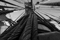 Looming mast on a tall ship von Intensivelight Panorama-Edition