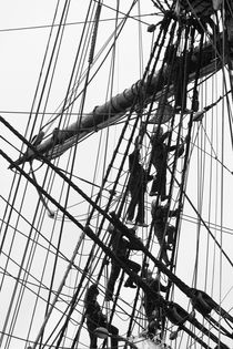 Crew on a tall ship - monochrome von Intensivelight Panorama-Edition