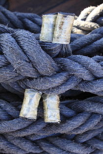 Coiled blue ropes on a tall ship. von Intensivelight Panorama-Edition