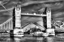 Tower Bridge London and the Dixie Queen by David Pyatt