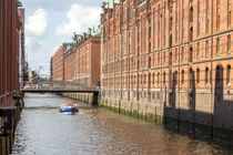 Barkasse in der Hamburger Speicherstadt von ta-views