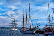 Segelboote vor Aker Brygge von Viktor Peschel