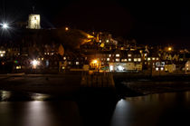 Whitby East Cliff By Night von Rod Johnson