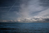 Contrails And Rainclouds Over Lake Michigan von John Bailey