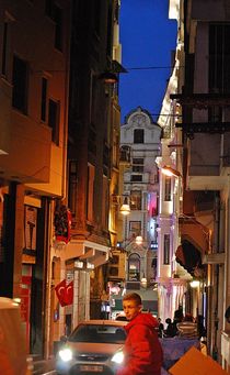 Beyoglu in Istanbul bei Nacht by loewenherz-artwork