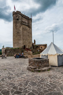 Ehrenburg-Doppelturm by Erhard Hess