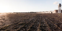 Flughafen Tempelhof in Berlin by Moritz Wicklein