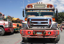 Guatemalan chicken buses 6 von studio-octavio