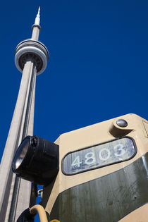 CN tower Canadian locomotive von studio-octavio