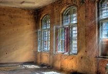 das Fenster zum Hof by elke krause