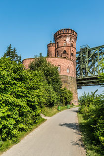 Mainzer Südbrücke-Brückenturm by Erhard Hess