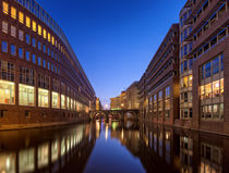 Ellerntorsrbrücke am Abend by Frank  Jeßen