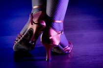 Feet woman dancing von Gema Ibarra