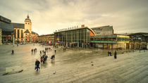 Koln Hauptbahnhof  by Rob Hawkins
