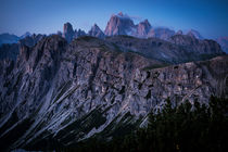 Dolomiten vor Sonnenaufgang by Lukas Kirchgasser