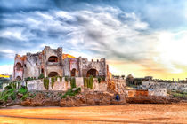 Die Ruine einer alten Medina bei der Grotte des Hercules am Atlantischen Ozean von Gina Koch