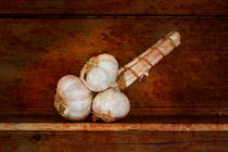  Bunch of garlic by David Hare