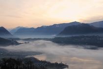 Nebel über dem See von Bruno Schmidiger
