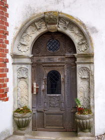 Alte Tür in Schloss Basedow von Sabine Radtke