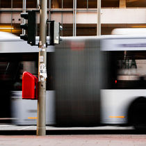 Bus Traffic And Wastebin – Linienbus und Mülleimer von STEFARO .