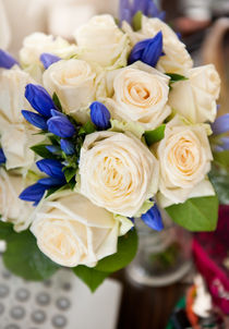 Ecru roses wedding bouquet  von Arletta Cwalina