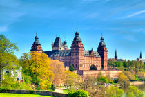 Das Schloss Johannisburg in Aschaffenburg in Deutschland by Gina Koch