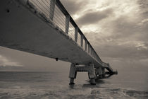 Cloudy Sea Pier von cinema4design