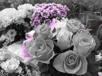 Der Blumenstrauß durch den Violettfilter by Eva Dust