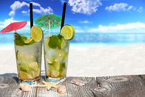 Mochito Cocktails am Strand – Mochito Cocktails on the beach von Thomas Klee