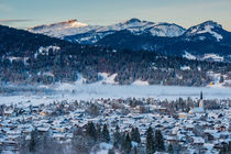 Oberstdorf und Hoher Ifen, Allgäu by Walter G. Allgöwer