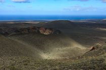 Timanfaya crater view by Johan Elzenga