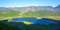 Blick auf den Kalterer See in Südtirol von gscheffbuch