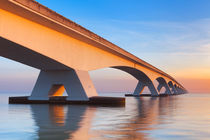 The Zeeland Bridge in Zeeland, The Netherlands at sunrise von Sara Winter