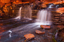 Small waterfall in the Hancock Gorge, Karijini NP, Western Australia von Sara Winter