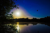 Sunset Over U.E.A Lake, Norwich, England von Vincent J. Newman