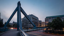 Fußgängerbrücke, Willy-Brandt-Straße, Hamburg von Sascha Neuroth