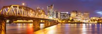 Skyline of Portland, Oregon across the Willamette River, at night von Sara Winter