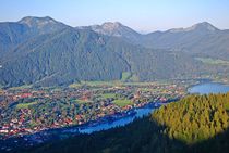 Rottach-Egern am Tegernsee vom Riederstein aus im ersten Tageslicht... von loewenherz-artwork