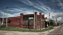 Empty house in front of clouds Aguas Dulces von Diana C. Bernardi