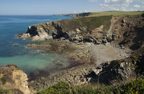 Barretts Zawn in Cornwall by Pete Hemington