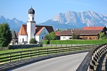 Morgenstimmung in Wallgau mit Dorfkirche St. Jakob... by loewenherz-artwork