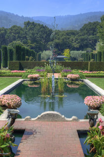 Fountain at Filoli Gardens von agrofilms