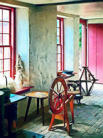 Spinning Wheel Near Window von Susan Savad