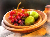 Bowl of Red Grapes and Pears by Susan Savad