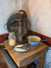 Water Pump in Kitchen von Susan Savad
