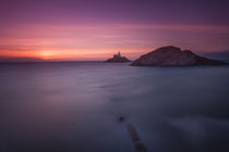 Daybreak at Mumbles lighthouse von Leighton Collins